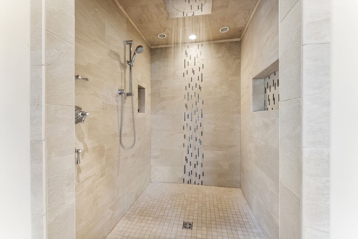 22 16 Guinea Hollow Rd -- Primary Bathroom Shower